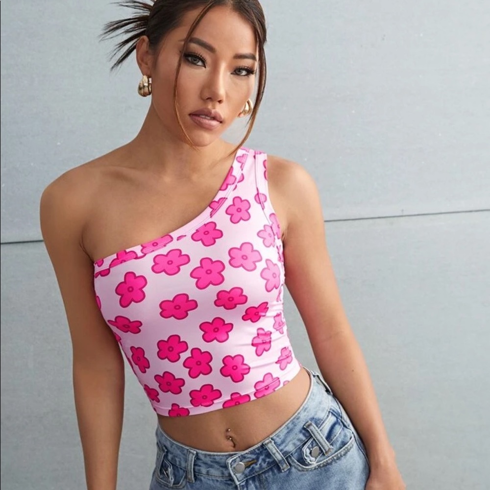 NWOT PINK FLORAL ONE SHOULDER TOP